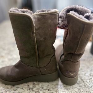 UGG Classic Short II